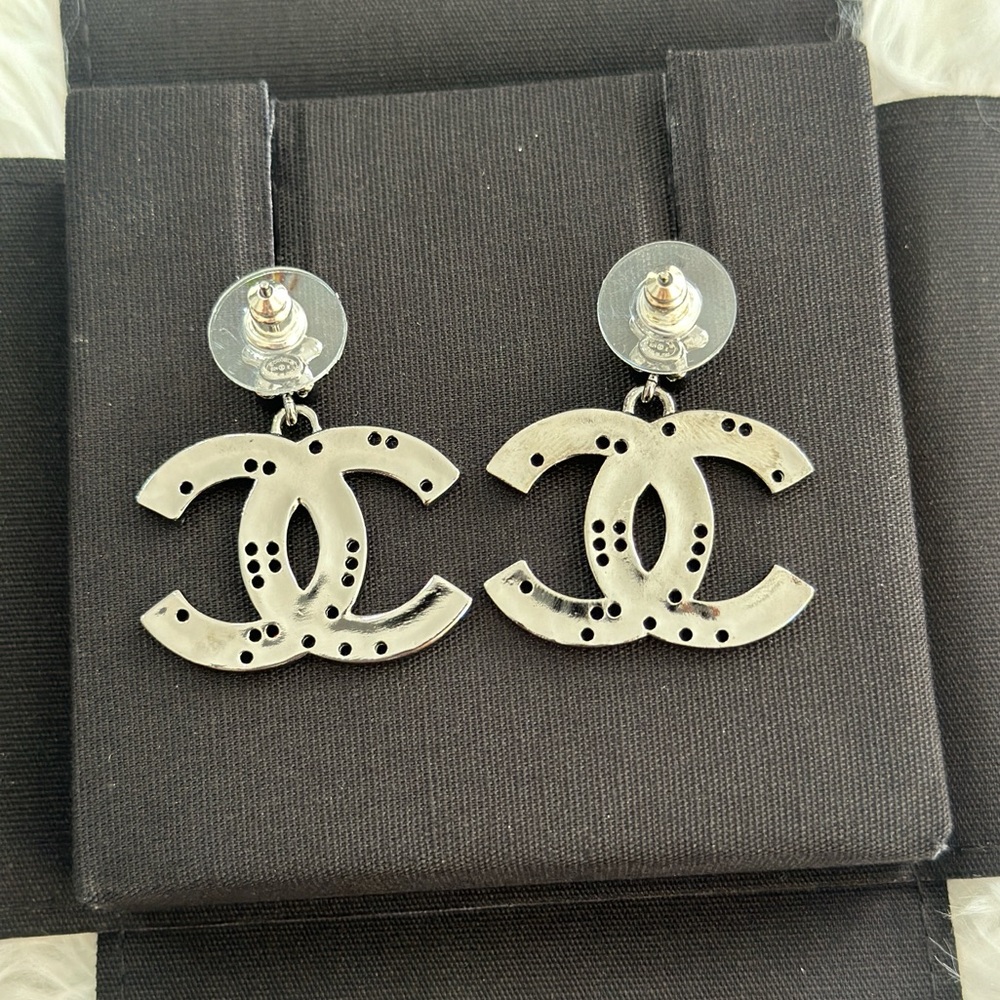 Chanel 24K Ruthenium Crystal Dangle CC Earrings - Picture 3 of 4